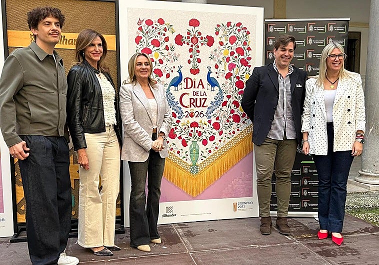 Un mantón con guiños a Fajalauza y a la Capitalidad para el cartel del Día de la Cruz