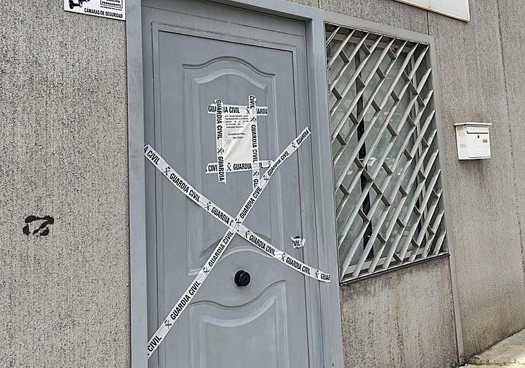 «Iban con pasamontañas y se han llevado una caja de la empresa de Peligros»