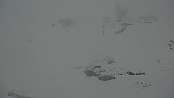 Sierra Nevada luce de blanco tras la sorprendente nevada en pleno mes de mayo