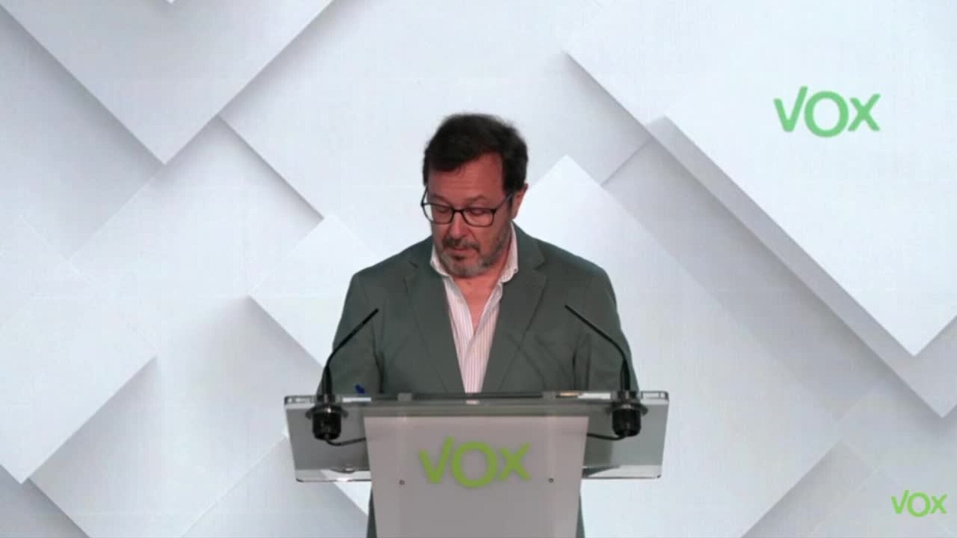 Vox avanza que tendrá cargos en organismos andaluces como Canal Sur, pero aún negocia con el PP