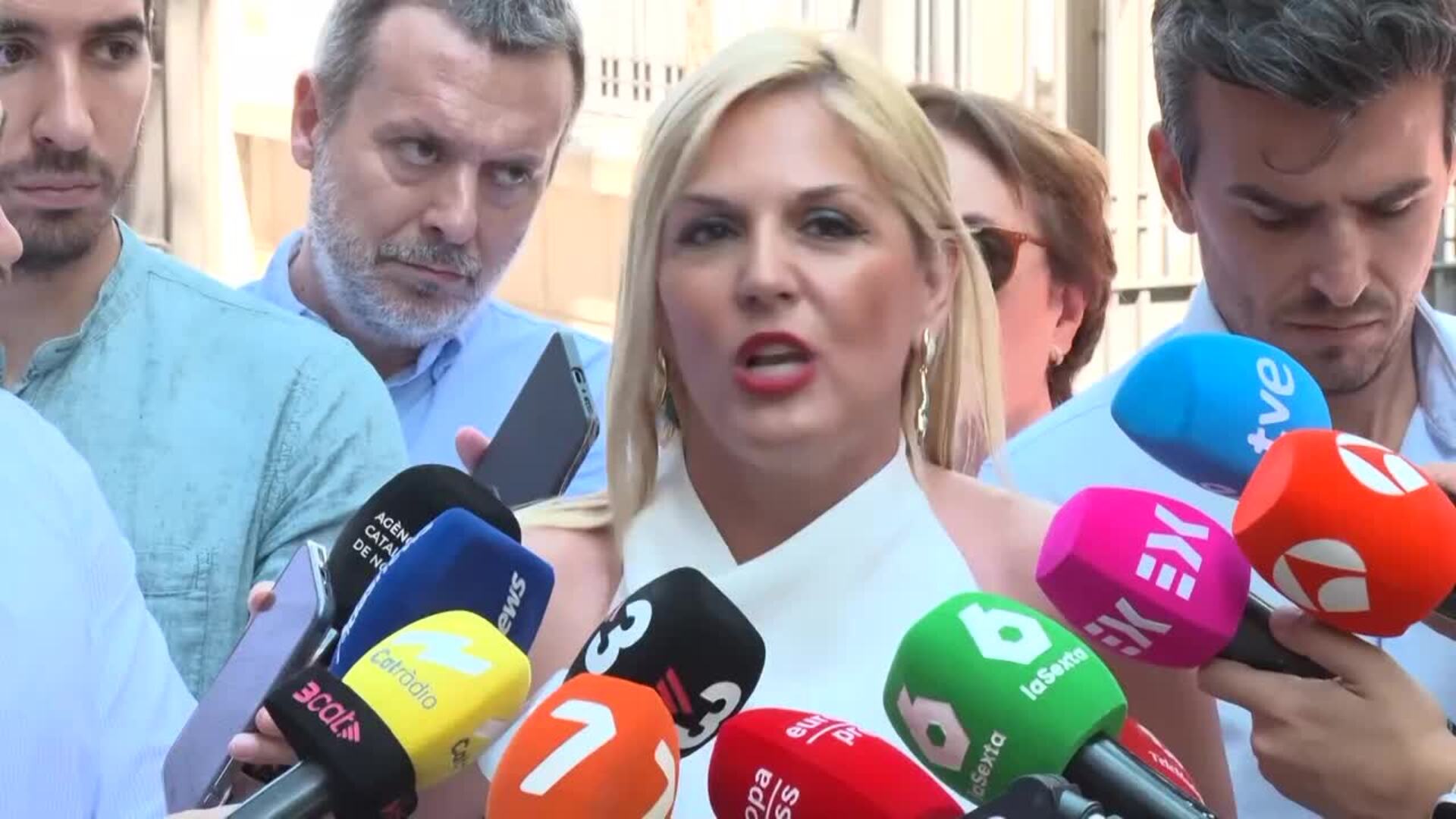 Consejera de Hacienda de Extremadura pregunta cómo harán frente a las subidas salariales