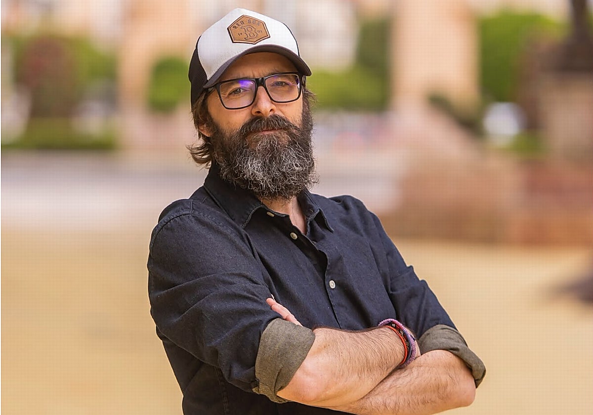 El escritor Juan Manuel Gil, en una imagen promocional.