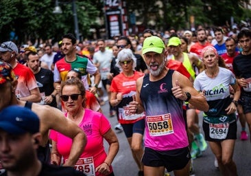 Un instante de la salida de la última Media Maratón de Granada.