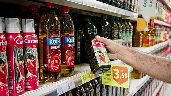 La bajada del precio del aceite de oliva eleva las ventas: así evoluciona el mercado de cara a la próxima campaña