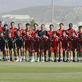 Foto de familia del nuevo Juvenil A ya con Rizos al frente.