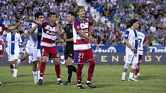 Dos salidas con decisiones arbitrales cuestionables en goles