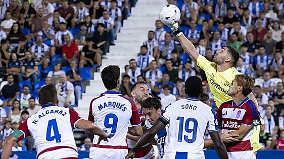 Un delantero del Leganés se 'moja' sobre la posible falta a Arnaiz: «Lo ensayamos toda la semana»