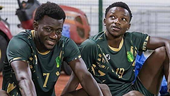 Owen afronta su estreno con España sub 18 mientras prosigue el misterio con Diallo