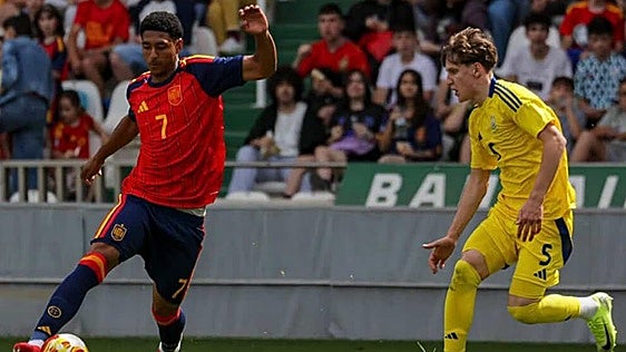 El rojiblanco Owen Emeka debuta con una asistencia y victoria con España sub 18