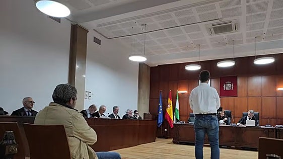 Siete años de cárcel por estafar a familias en la compra de viviendas en La Carolina