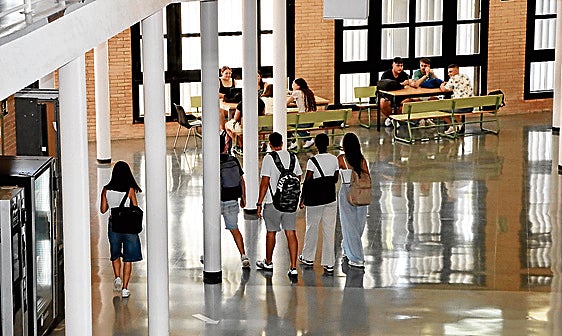 Tres másteres de la UAL se cuelan en el ranking de los más prestigiosos del país