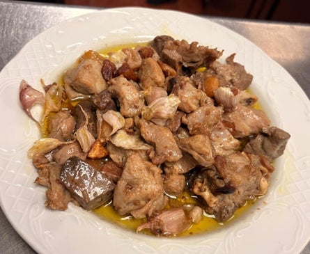 El restaurante de pueblo de Granada que recomiendan todos los ciclistas