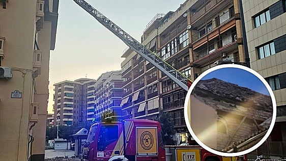 Bomberos retiran «elementos inestables» de un edificio afectado por los terremotos en la calle Alhamar