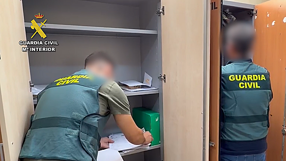 Una investigación abierta y 69 personas estafadas por padrones en Almería