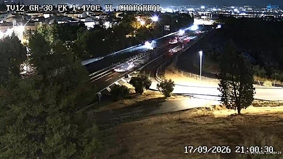 Tres heridos tras un choque frontal entre dos vehículos en El Chaparral