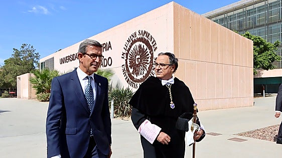 Paradela aboga por vincular la financiación pública universitaria a indicadores y objetivos