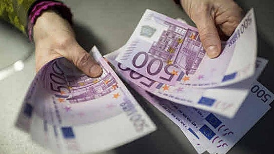 Los andaluces tienen más dinero que nunca en el banco tras crecer un 43% desde la pandemia