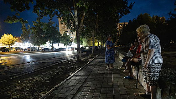 Todas las calles de Granada donde los ladrones han robado ya cobre en la red de alumbrado público