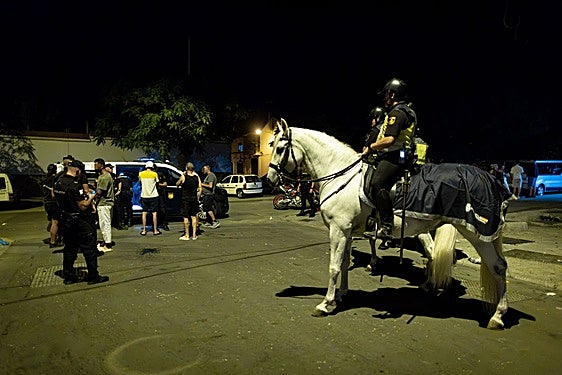 Las imágenes de la gran redada nocturna en Norte con caballos y helicópteros