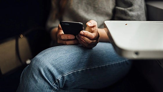 Alertan del «importante incremento» de denuncias por intento de estafa a través de WhatsApp