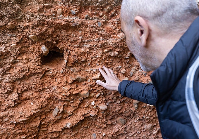 Conglomerado alhambra, que se puede cimentar con las bacterias presentes en él.