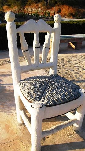 Imagen secundaria 2 - Algunos de los elementos situados en el mirador de Melegís