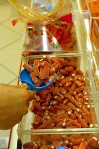 La venta de caramelos para adultos se incrementará un 25% por la Ley anti-tabaco