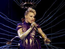 Kylie Minogue durante su actuación. /EFE