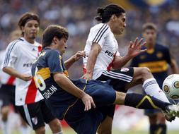 Boca Juniors y River Plate igualan a uno el clásico del fútbol argentino