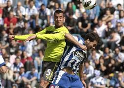 Bruno Gama (d) salta junto a Tejera./Efe