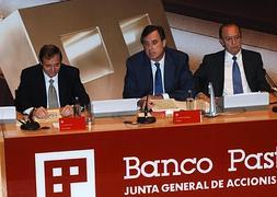 El expresidente del Banco Pastor José María Arias Mosquera (c), en una imagen de archivo.