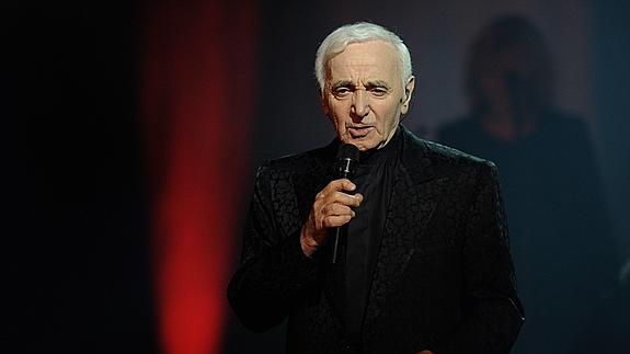 Charles Aznavour.