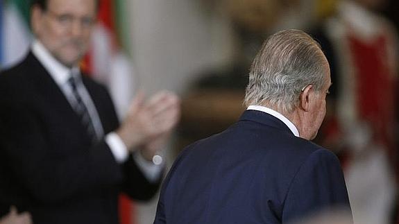 Don Juan Carlos tras sancionar la ley que hace efectiva su abdicación 
