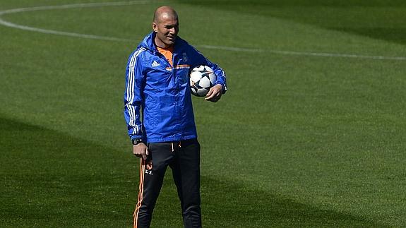 Zidane, durante un entrenamiento del Real Madrid.