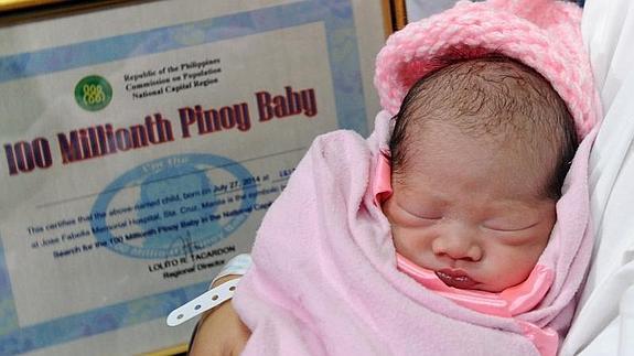 El bebé número 100 millones de Filipinas. 