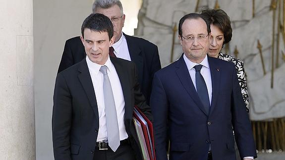 El primer ministro de Francia, Manuel Valls, junto al presidente francés, François Hollande. 