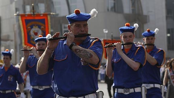 Miembros de Orange, durante la marcha.