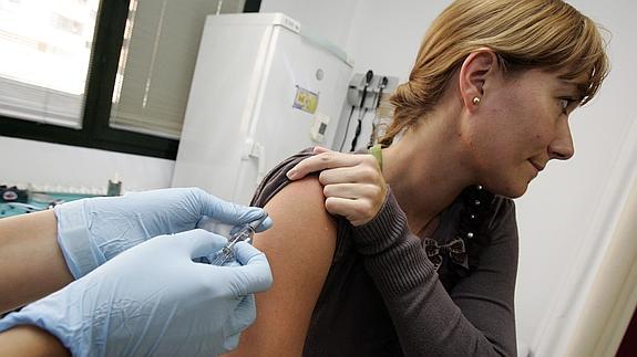 ¿Cómo protege la vacuna de la gripe al corazón?