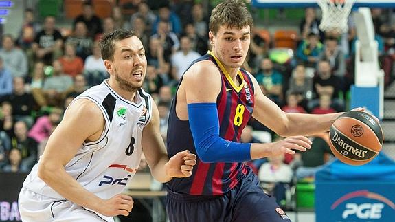 Hezonja (d) y Chylinski. 