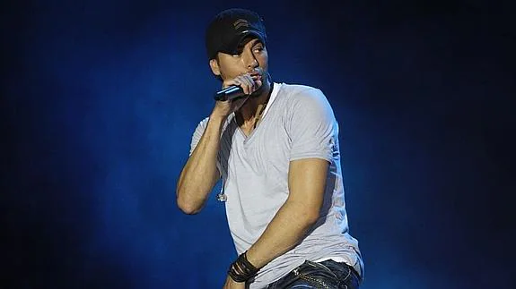 Enrique Iglesias. 