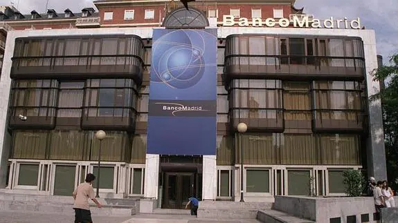 Edificio del banco de Madrid en la plaza de Colón. 