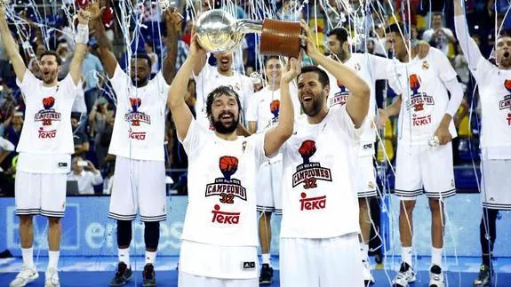 Sergio Llull y Felipe Reyes levantaron la última Liga ACB. 