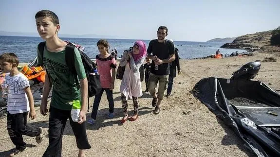 Inmigrantes sirios llegan a la isla griega de Lesbos. 