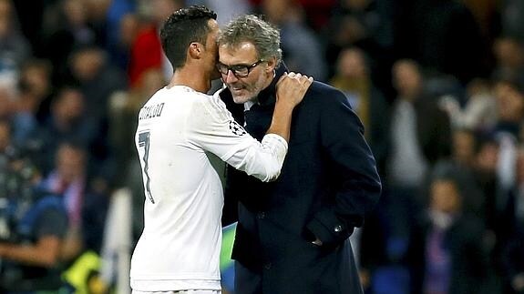 Cristiano (i) habla con Blanc. 