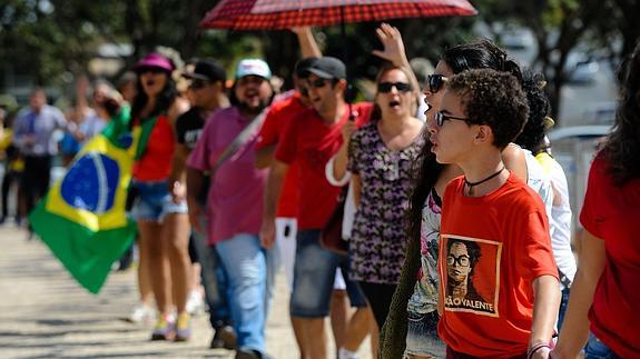 Manifestantes frente al palacio presidencial de Planalto, en Brasilia.