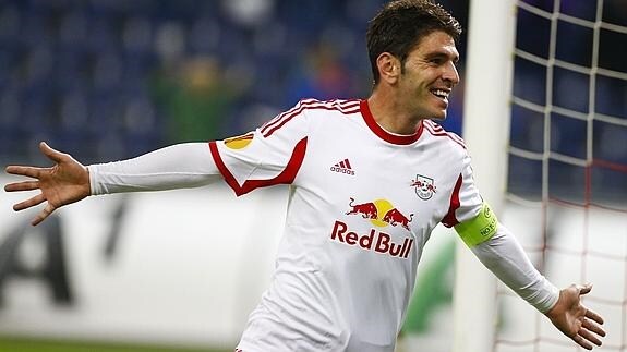 Jonathan Soriano, celebrando un gol. 