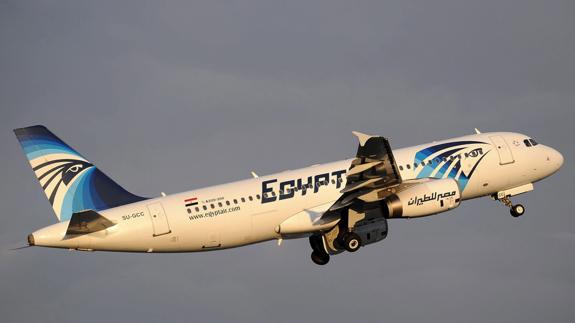 Airbus A320 de la compañía Egyptair.
