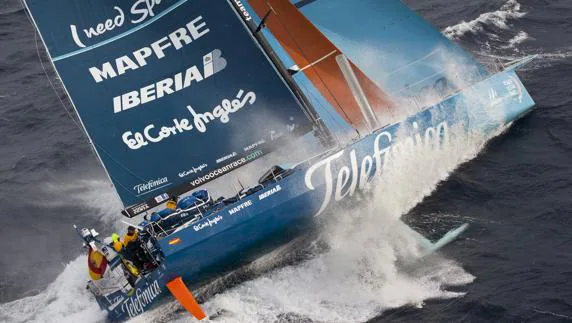 El Telefónicia, barco español, durante la Volvo Ocean Race 2011-12. 