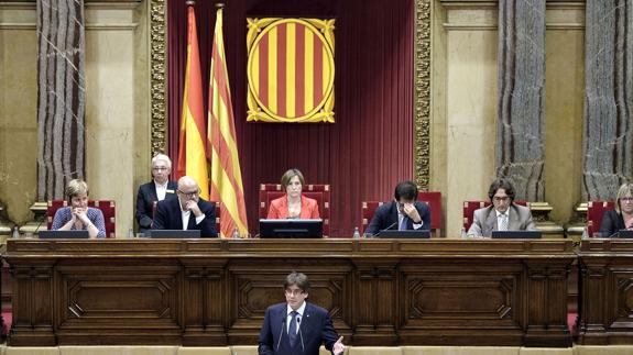 Puigdemont comparece en el Parlament