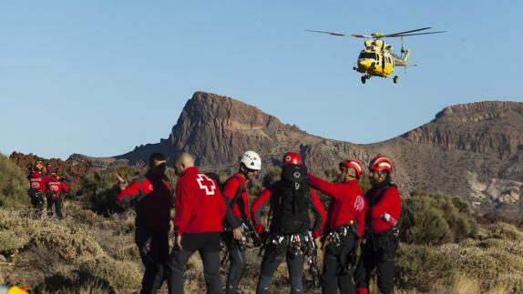 Equipo de Emergencias y Salvamento (GES) del Gobierno de Canarias en el Teide.